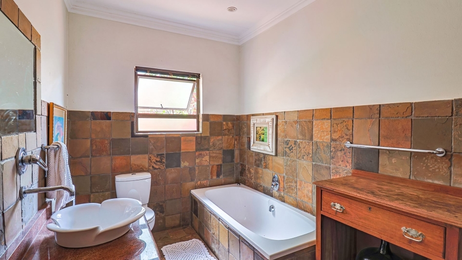 7 Bedroom Property for Sale in Cashan North West